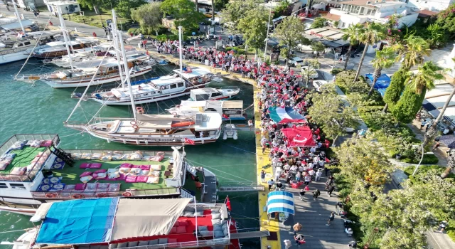 Bodrum Gazze’ye Destek Platformu Üyeleri Filistin’e destek için yürüdü