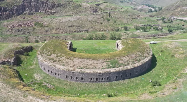 Kars’taki ”Gemli Tabya” turizme kazandırılmayı bekliyor