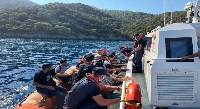 Fethiye’de bir koyda 60 düzensiz göçmen yakalandı