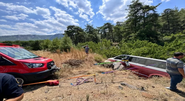 Muğla’da şarampole devrilen minibüsteki 7 kişi yaralandı