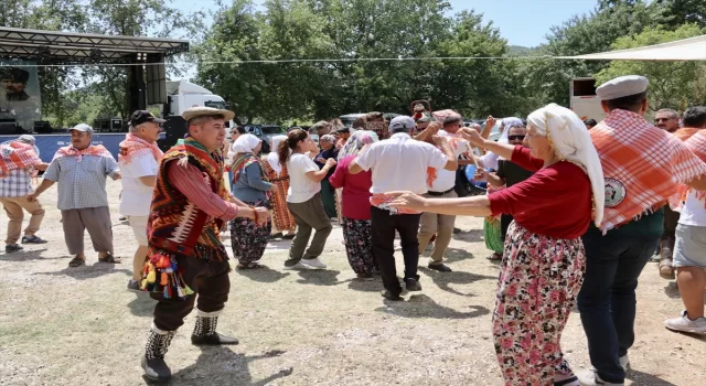 Fethiye’de ”Geçmişten Günümüze Yörük Oyunları Şenliği” yapıldı