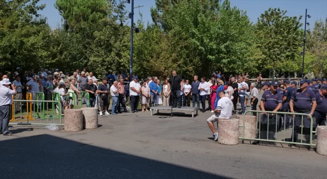 Arnavutluk’ta Belediye Başkanı Veliaj’a istifa çağrısı içeren protestolar sürüyor