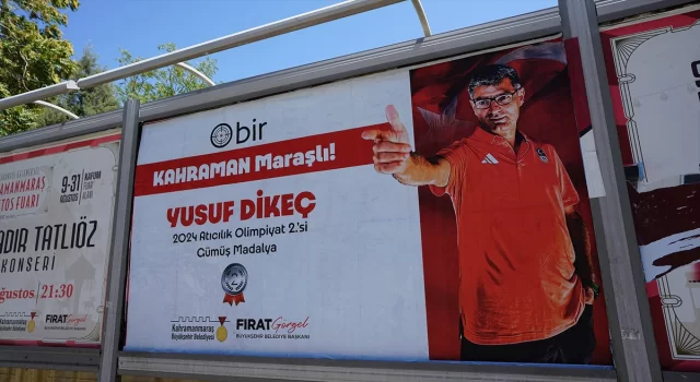 ”Yusuf Dikeç pozu”, memleketi Kahramanmaraş’ta billboardları süsledi