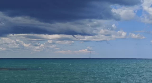 Samsun’da denizde çıkan hortum görüntülendi