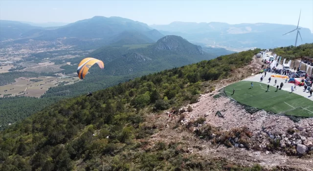 ”Take Off Bilecik” yamaç paraşütü etkinliği tandem uçuşlarla devam etti 