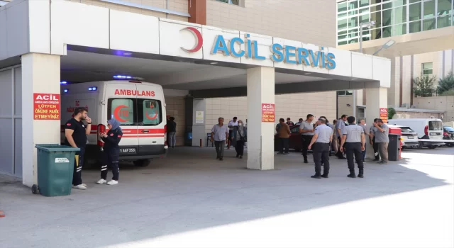 Niğde’de minibüs ile hafif ticari aracın çarpışması sonucu 9 kişi yaralandı