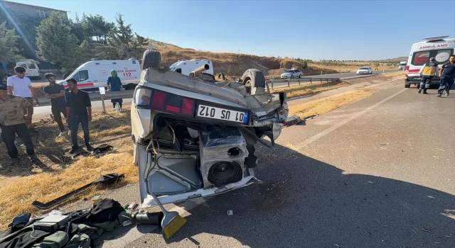 Kilis’te devrilen otomobilin sürücüsü ağır yaralandı