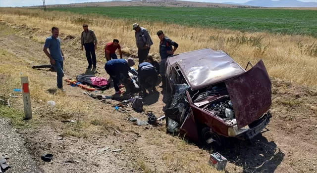 Yozgat’ta iki otomobilin çarpıştığı kazada 3 kişi öldü, 3 kişi yaralandı