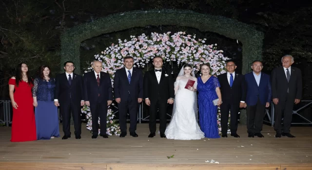 Cumhurbaşkanı Yardımcısı Yılmaz ve MHP Genel Başkanı Bahçeli, nikah şahidi oldu 