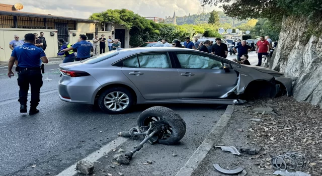 Üsküdar’da otomobilin çarptığı kadın ağır yaralandı