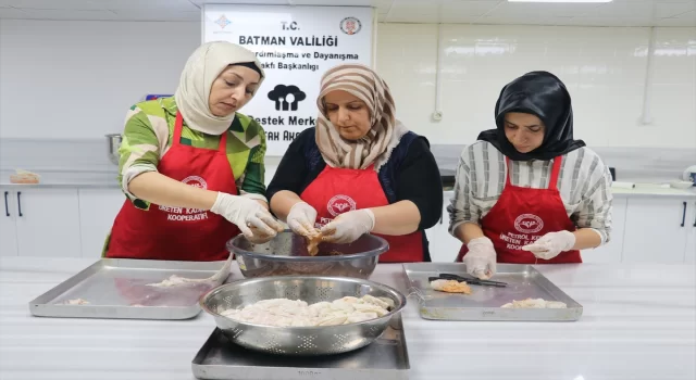 Batman’ın üreten kadınları yöresel lezzetleri müşterilerin beğenisine sunuyor