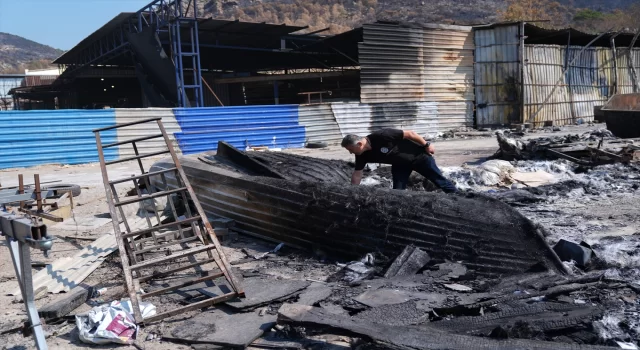 İzmir’deki orman yangınında tekne üretim tesisi yanan esnaf, destek bekliyor