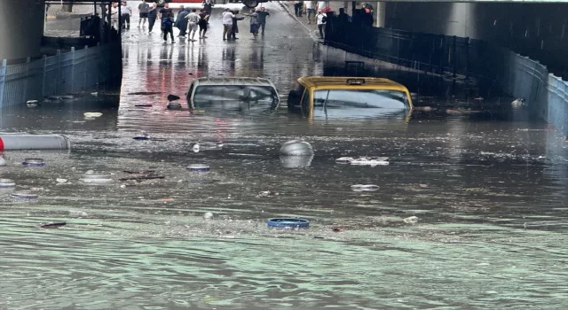 İstanbul’un bazı bölgelerinde sağanak etkili oluyor