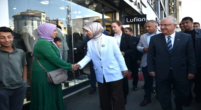 Bakanlar Güler ile Göktaş, Hakkari’de esnafı ziyaret etti