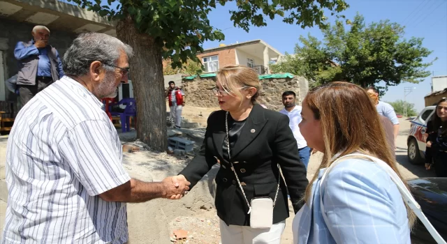 CHP Kadın Kolları Genel Başkanı Kaya’dan kaybolan 8 yaşındaki Narin’in ailesine ziyaret