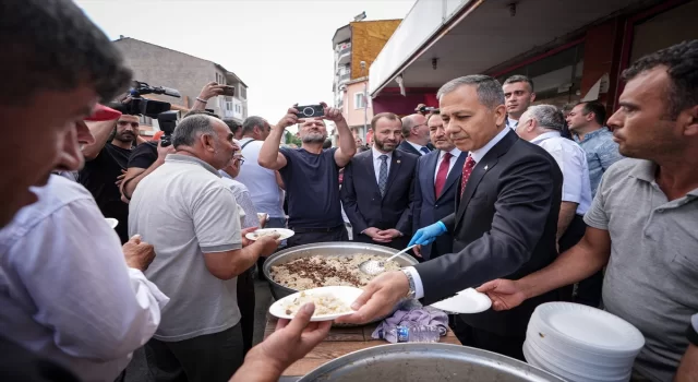 İçişleri Bakanı Yerlikaya, Kütahya’da esnafı ziyaret etti