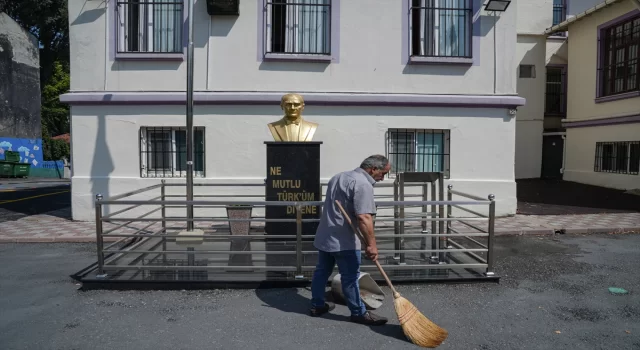 İstanbul’daki okullarda yeni dönemin ilk ders zili için hummalı mesai