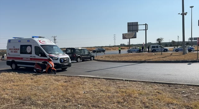 Kilis’te hafif ticari araç ile çarpışan motosikletteki 2 kişi yaralandı