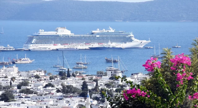 Bodrum’a ”Vista” kruvaziyeri 1156 yolcu getirdi