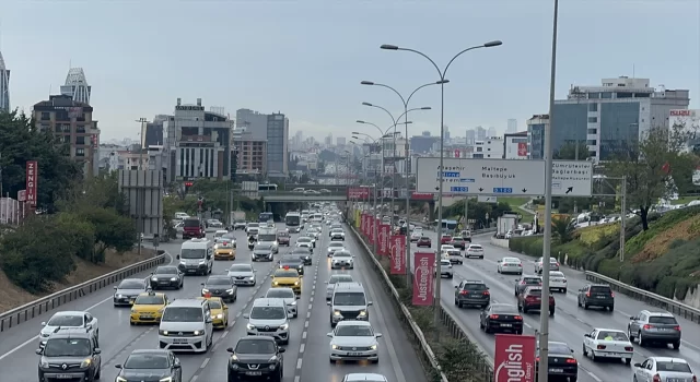 İstanbul trafiğinde okullarda uyum haftası ve haftanın ilk iş günü yoğunluğu 