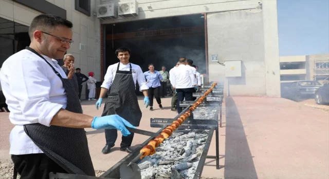 Gaziantep’te ”dünyanın en uzun kebabı” rekor denemesi için hazırlıklar tamamlandı