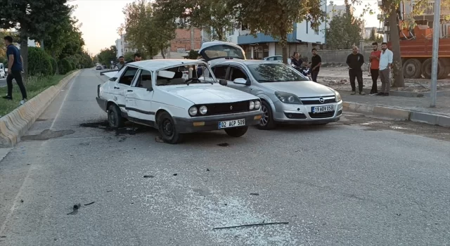 Adıyaman’da iki otomobilin çarpıştığı kazada 3 kişi yaralandı