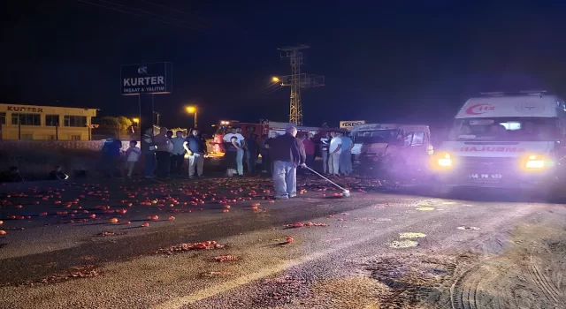 Kahramanmaraş’ta minibüs ile traktörün çarpıştığı kazada 10 kişi yaralandı