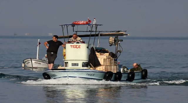 Akçakoca Limanı’na balıkçılar bol miktarda palamutla döndü