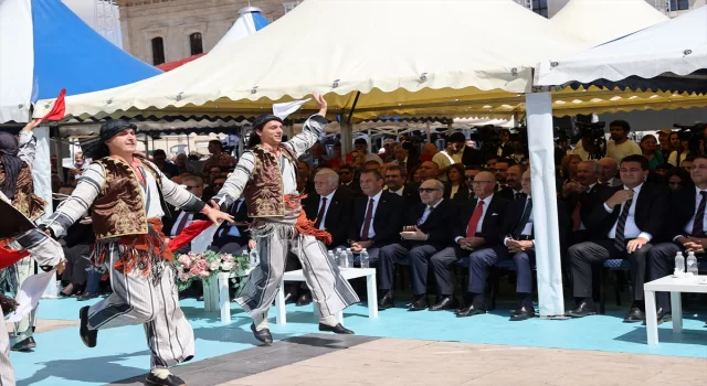 TBMM Başkanvekili Adan ve CHP Genel Başkanı Özel, Sivas Kongresi’nin temsili canlandırılmasını izledi