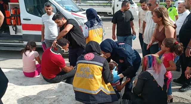 Adıyaman’da hafif ticari araçla çarpışan motosikletteki 5 kişi yaralandı