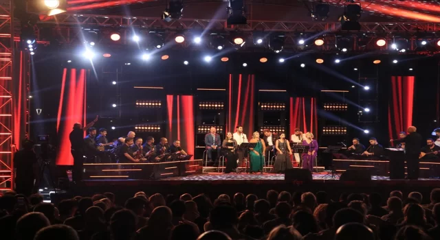 TRT sanatçıları Recep Tayyip Erdoğan Millet Bahçesi’nde konser verdi