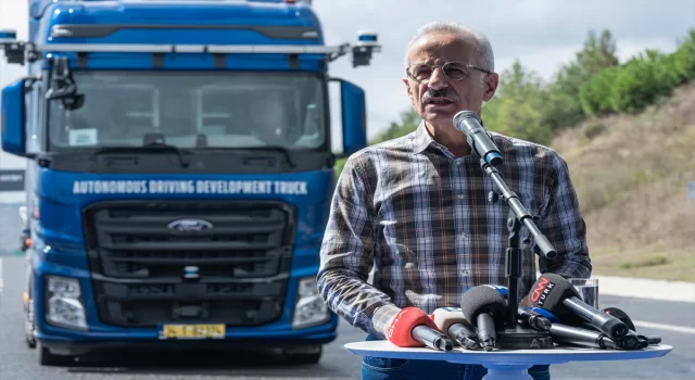 Uraloğlu, Ford Trucks’ın ”Seviye4 Otoyol Pilotu” teknolojisine sahip kamyonunun test sürüşüne katıldı: