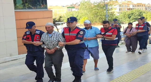 İzmir’de bir şahsın silahla öldürülmesiyle ilişkin 3 şüpheli tutuklandı