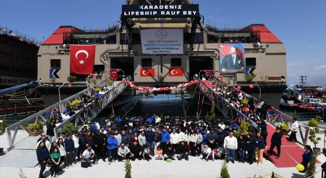 Karadeniz Holding’in İskenderun’daki gemisinde 523 depremzede öğrenci, eğitim hayatına başladı