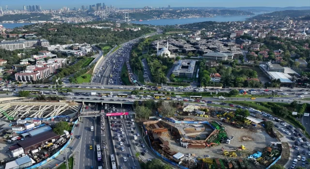 İstanbul’da sabah saatlerinde trafik yoğunluğu yaşanıyor