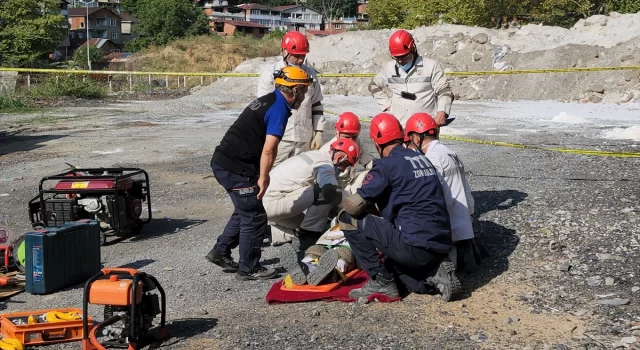 Zonguldak’ta yarışmaya hazırlanan madenciler deprem tatbikatına katıldı