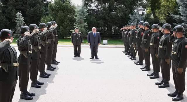 Milli Savunma Bakanı Güler, Kara Kuvvetleri Komutanlığında denetlemelerde bulundu