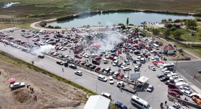 Modifiye araç tutkunları Erzincan’da buluştu