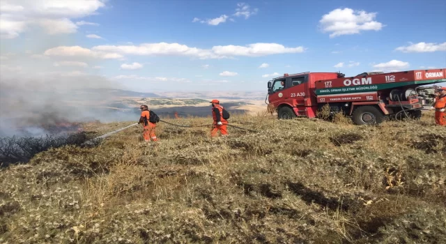 Bingöl’de merada çıkan yangın ormanlık alana sıçramadan söndürüldü