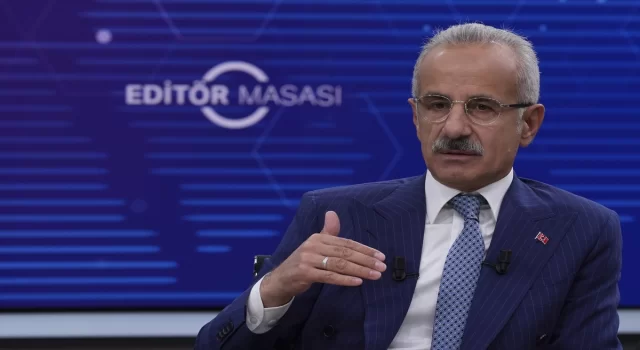 Bakan Uraloğlu: ”Saatte 350 kilometre hızla giden Ankaraİstanbul Süper Hızlı Treni Projesi’nde çalışmalar başladı, 2034 gibi bitirebiliriz. 80 dakikada İstanbul’a gidebileceğiz.”