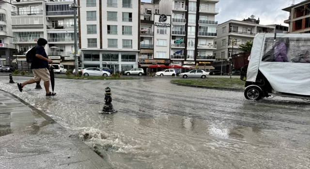 Sinop’ta sağanak etkili oldu, denizde hortum oluştu