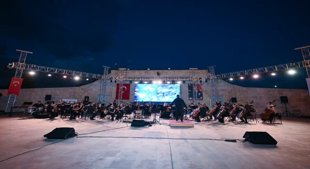 Hacettepe Üniversitesi Senfoni Orkestrası, sezonun ilk konserini yeni öğrenciler için verdi 