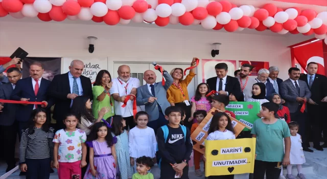 Adıyaman’da Çocuklar Gülsün Diye Derneği öncülüğünde yaptırılan anaokulu açıldı