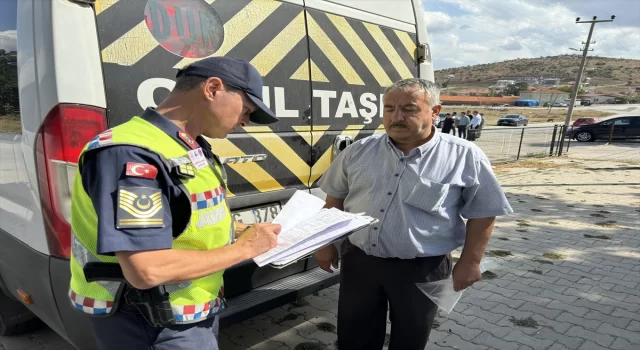 Balıkesir’de jandarma ekiplerinden öğrencilerin huzuru için servislere yakın takip