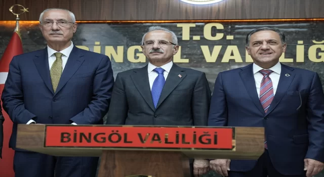 Ulaştırma ve Altyapı Bakanı Uraloğlu, Bingöl’de çeşitli ziyaretler gerçekleştirdi 