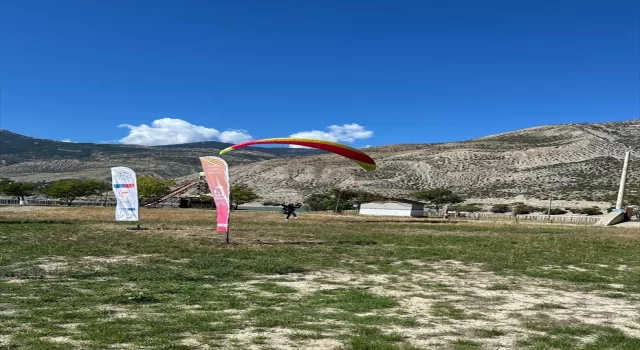 Erzurum’da hava sporları festivali ekstrem sporcularının gösterileriyle başladı