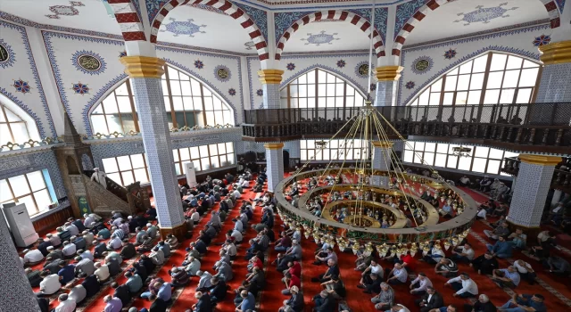 Diyanet İşleri Başkanı Erbaş, Kırşehir Hoca Ahmet Yesevi Camisi’nde hutbe irat etti: