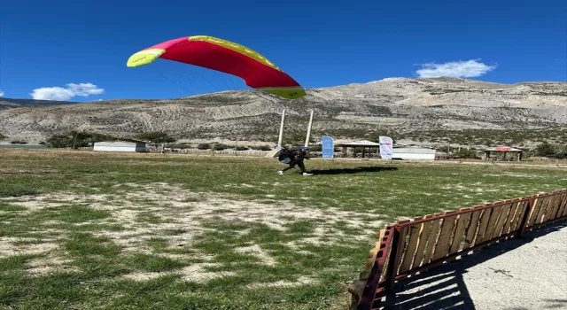 Erzurum’da hava sporları festivali, ikinci gününde gösterilerle devam etti