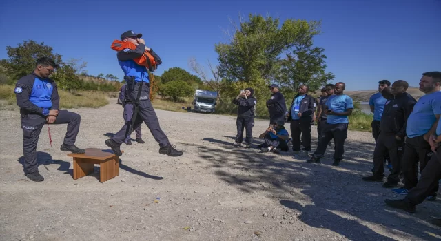 AA’nın savaş muhabirliği eğitiminde ”suda hayatta kalma” dersi verildi