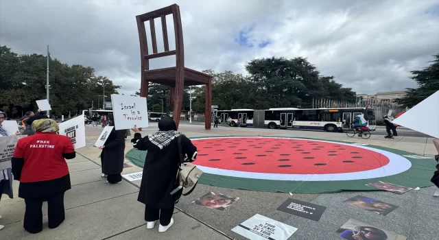 İsrail’in Gazze’deki saldırıları, Türk ve İsviçreli vatandaşlarca BM önünde protesto edildi